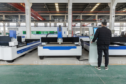ЛАЗЕРНЫЙ СТАНОК ДЛЯ РЕЗКИ МЕТАЛЛА ST-6020R (6000*2000мм) 6kWt RAYCUS - st-e.info - Ноябрьск